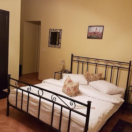 Central Square Studios سيبيو المظهر الخارجي الصورة